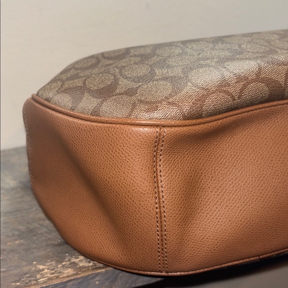 Coach Harley Hobo Tan signature C Shoulder Saddle Bag purse tote - Picture 9 of 16